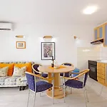 Split In Your Pocket Apartment For 4 Person