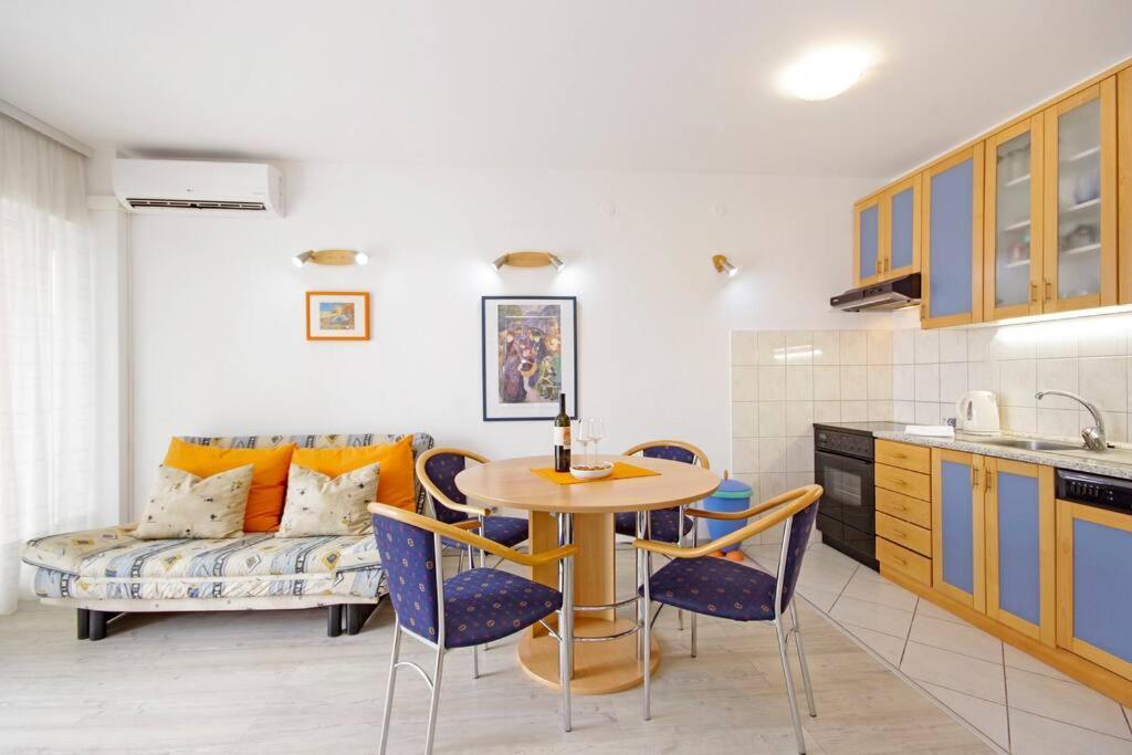 Apartman In Your Pocket For 4 Person Split